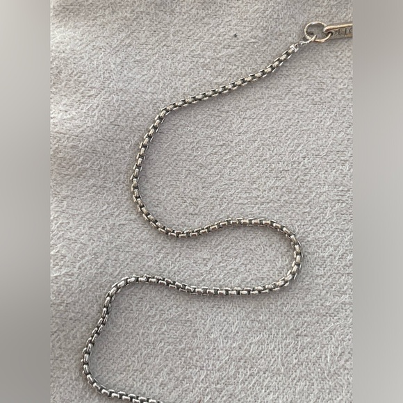 Kendra Scott Leanor Rose Quartz and Silver Pendant Necklace - Picture 11 of 12